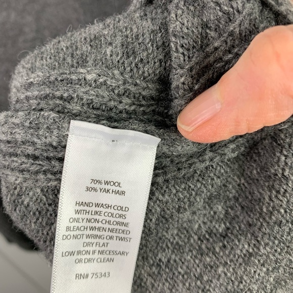 Tahari SMALL sweater Poncho Gray Black Yak Wool Turtleneck - Picture 4 of 6